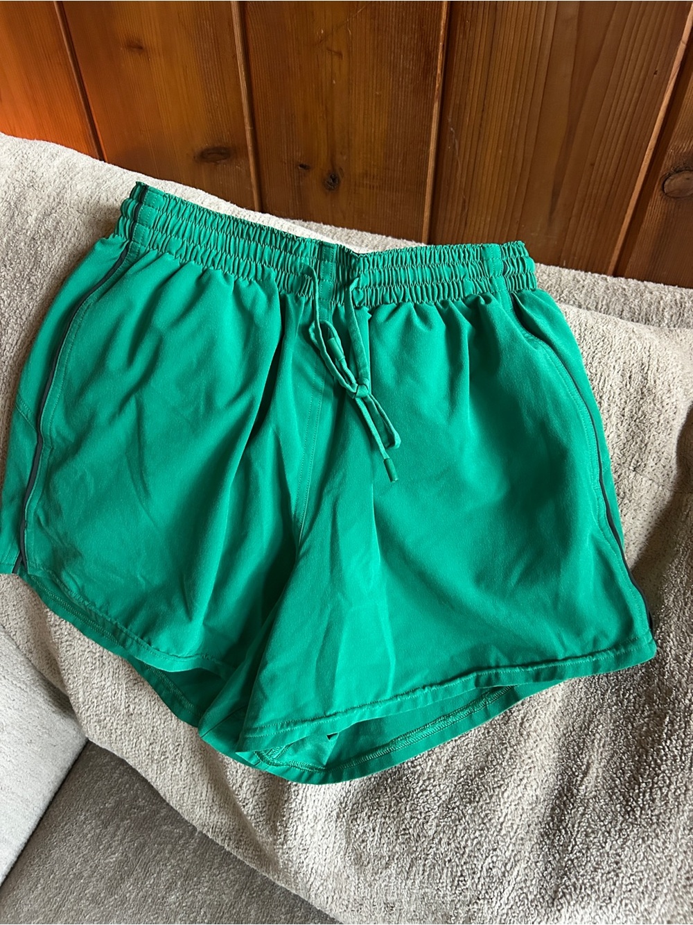 Lululemon Women's Shorts in Emerald Green